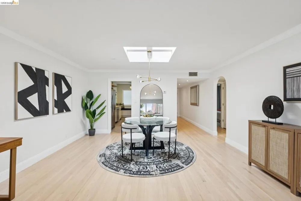 2316 Lakeshore Ave #8 Oakland, CA 94606