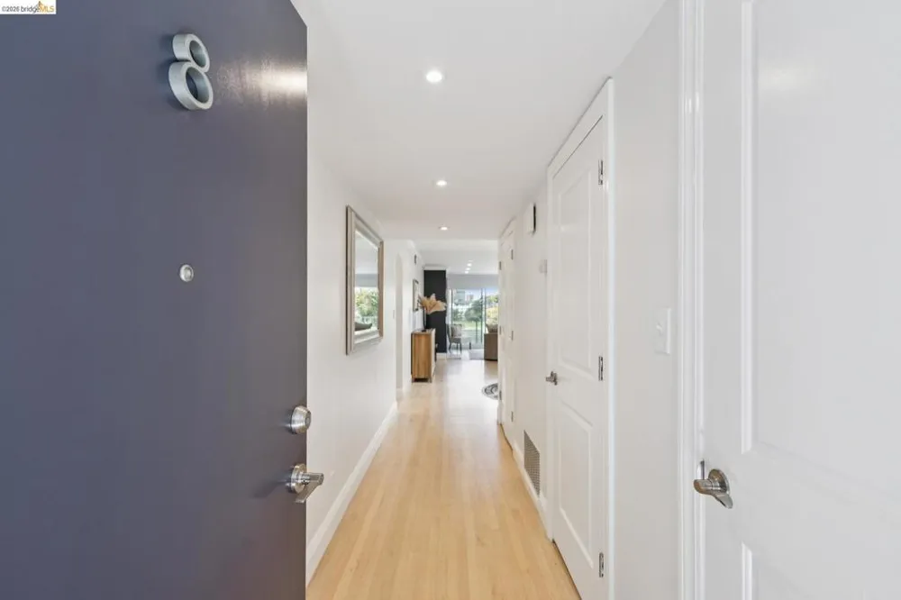 2316 Lakeshore Ave #8 Oakland, CA 94606