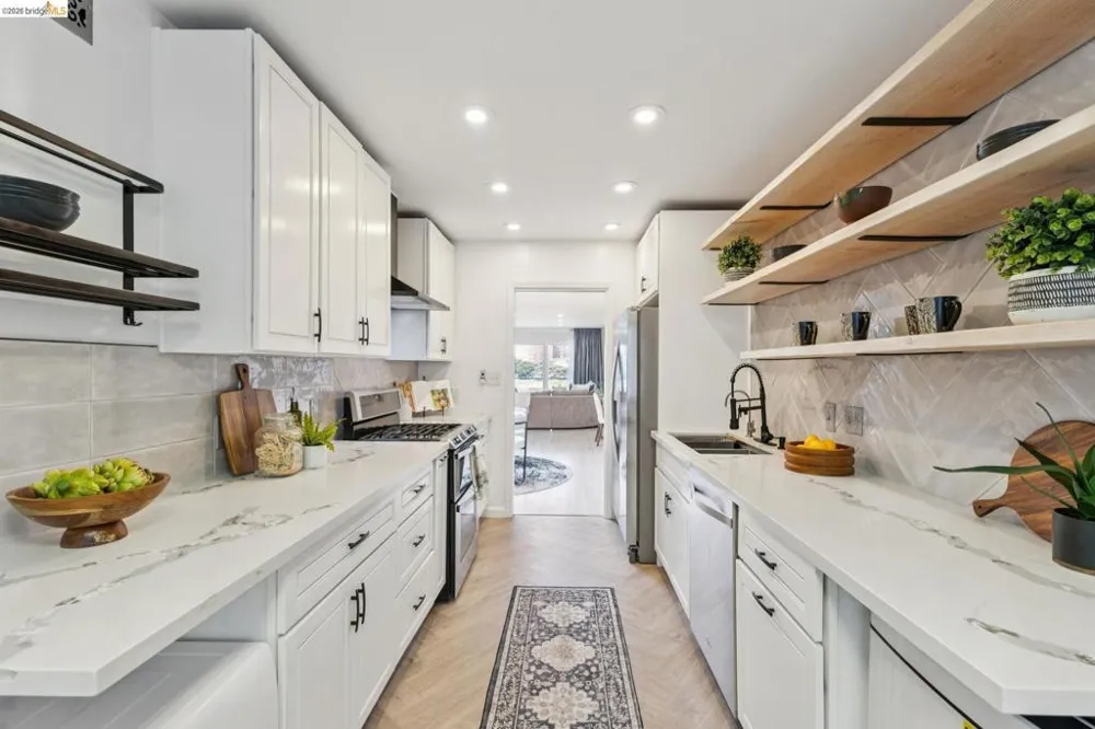 2316 Lakeshore Ave #8 Oakland, CA 94606