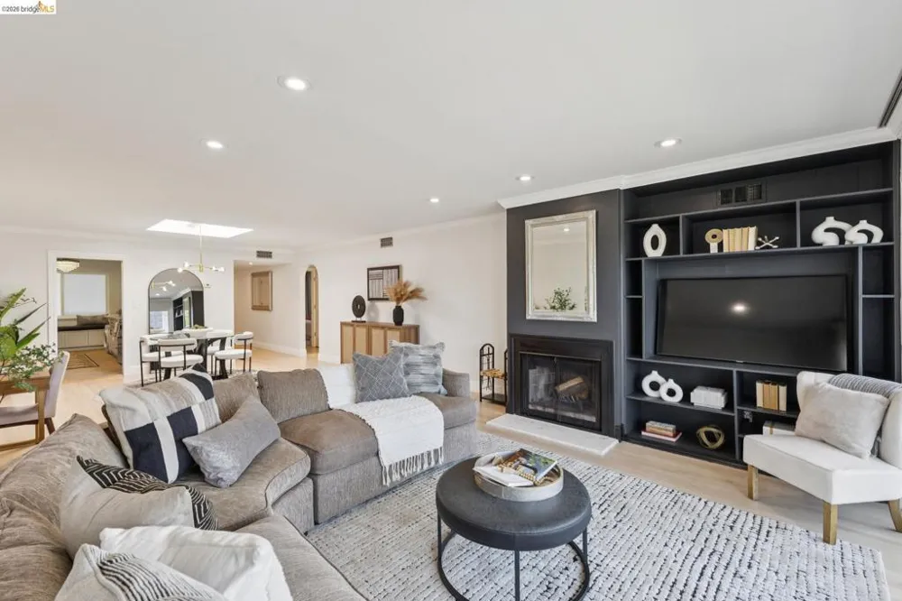 2316 Lakeshore Ave #8 Oakland, CA 94606