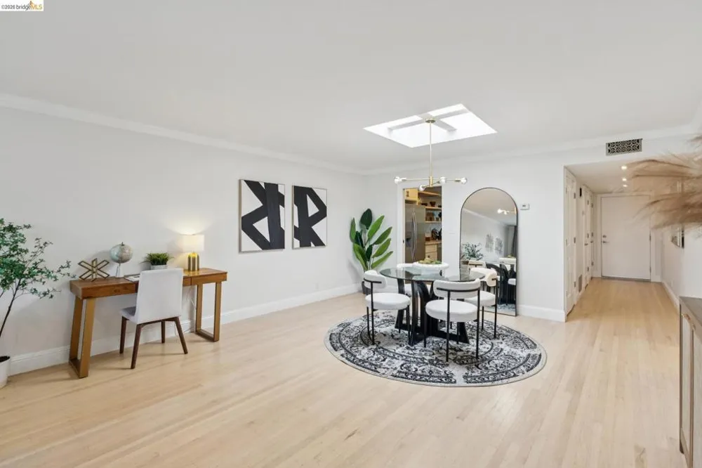 2316 Lakeshore Ave #8 Oakland, CA 94606