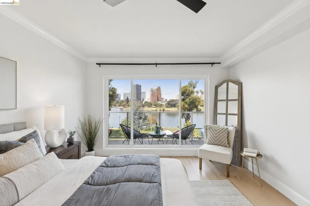 2316 Lakeshore Ave #8 Oakland, CA 94606
