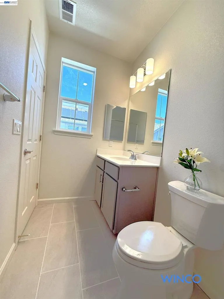3810 Norbridge Ave Castro Valley, CA 94546