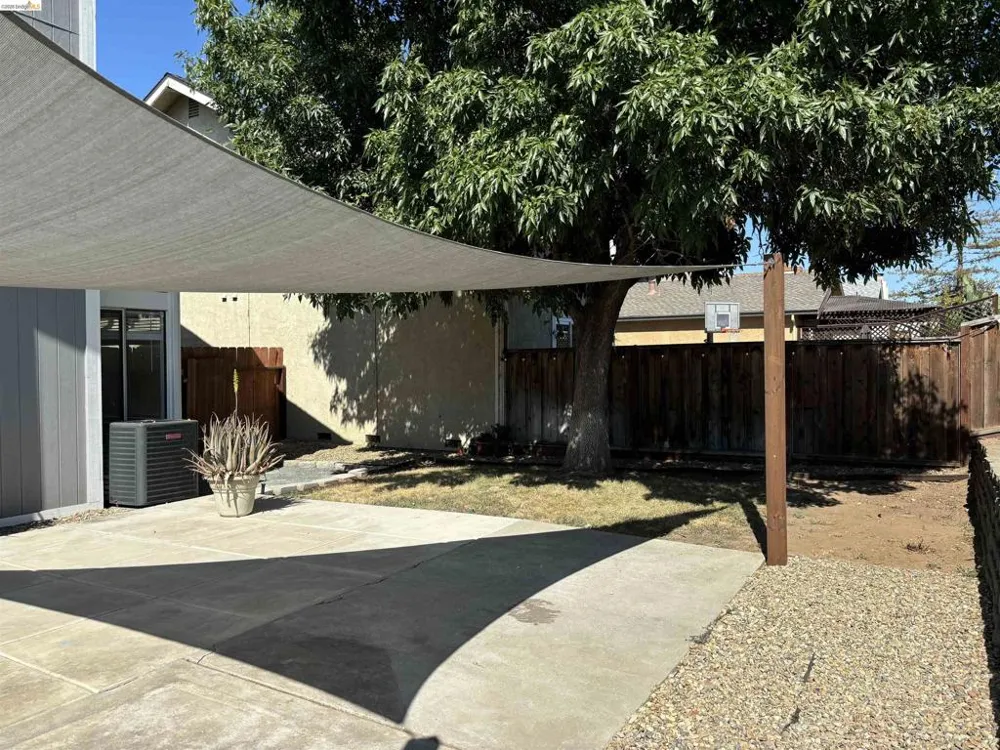 239 ALMONDTREE LN Oakley, CA 94561