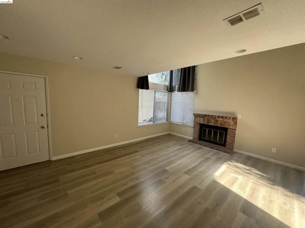 239 ALMONDTREE LN Oakley, CA 94561