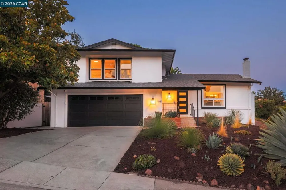 566 Webster Dr Martinez, CA 94553