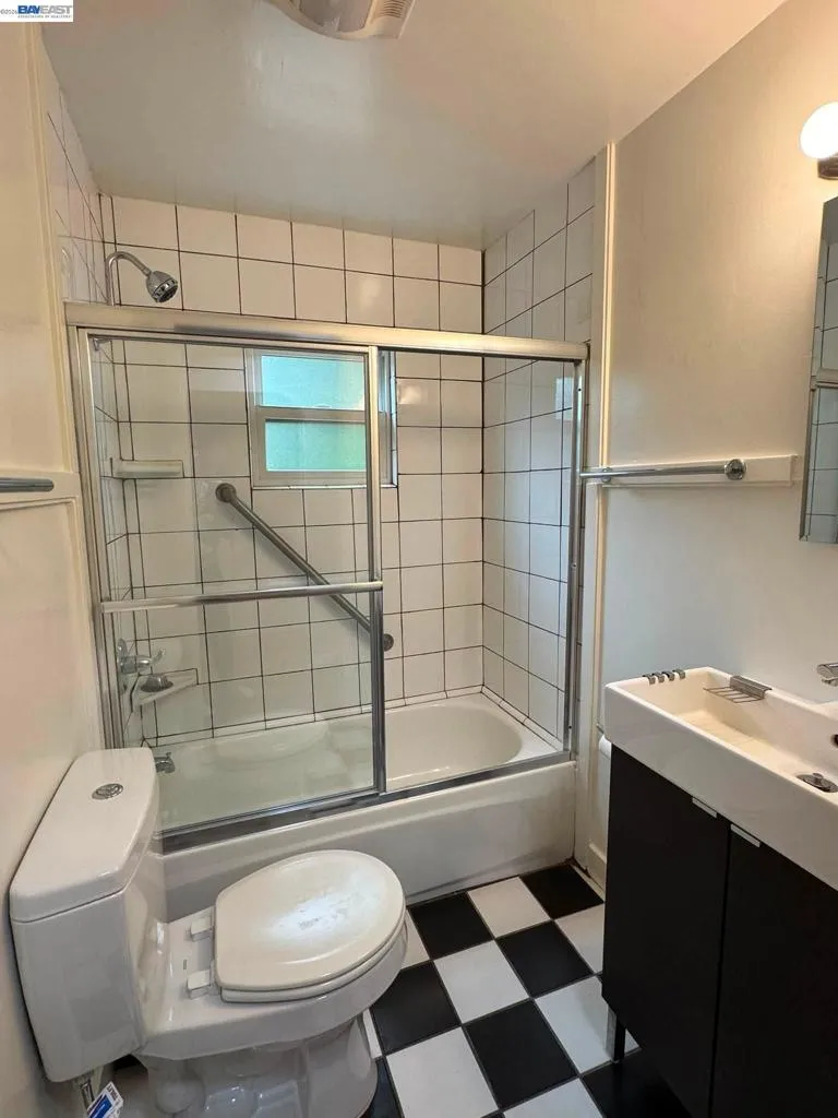 1260 63rd Emeryville, CA 94608