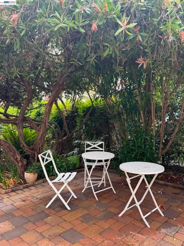 1260 63rd Emeryville, CA 94608