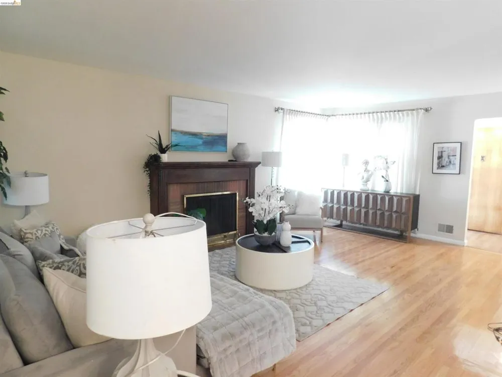 3086 Middleton St Oakland, CA 94605