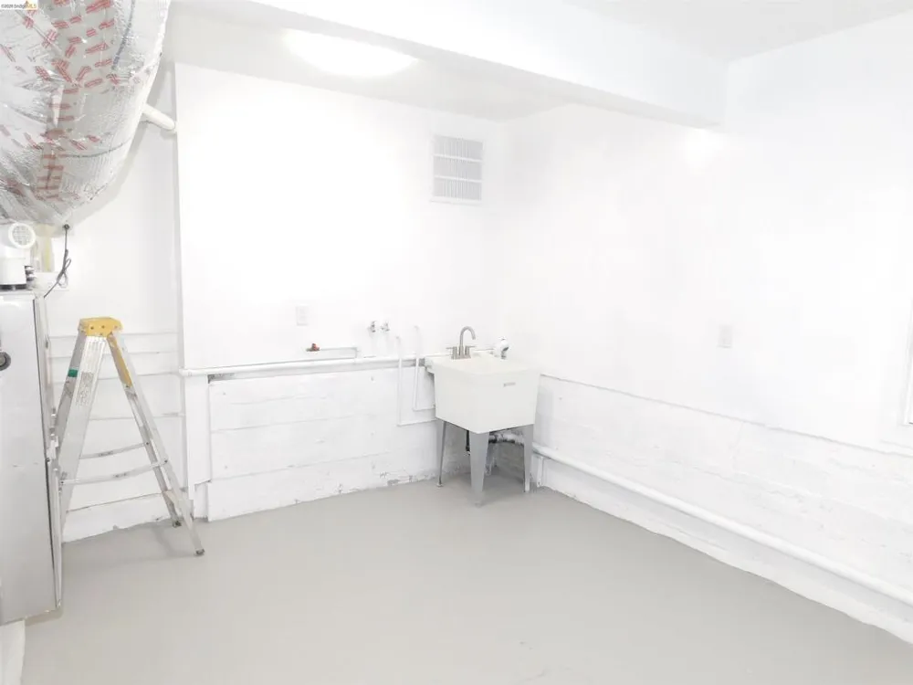 3086 Middleton St Oakland, CA 94605