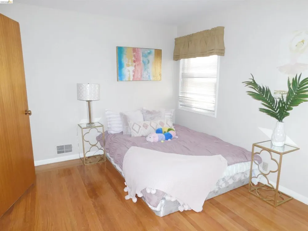 3086 Middleton St Oakland, CA 94605