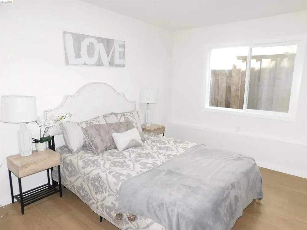 3086 Middleton St Oakland, CA 94605