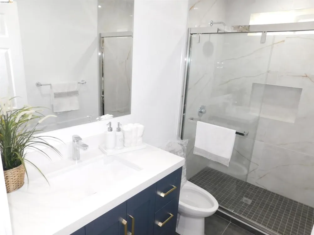 3086 Middleton St Oakland, CA 94605