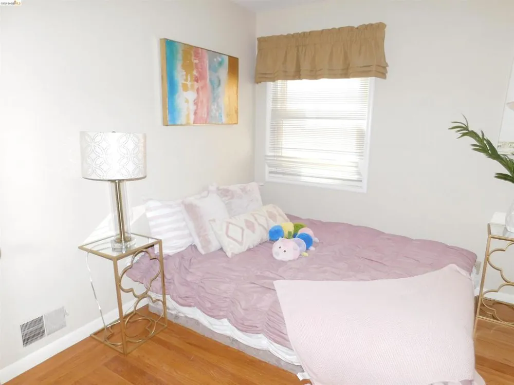 3086 Middleton St Oakland, CA 94605