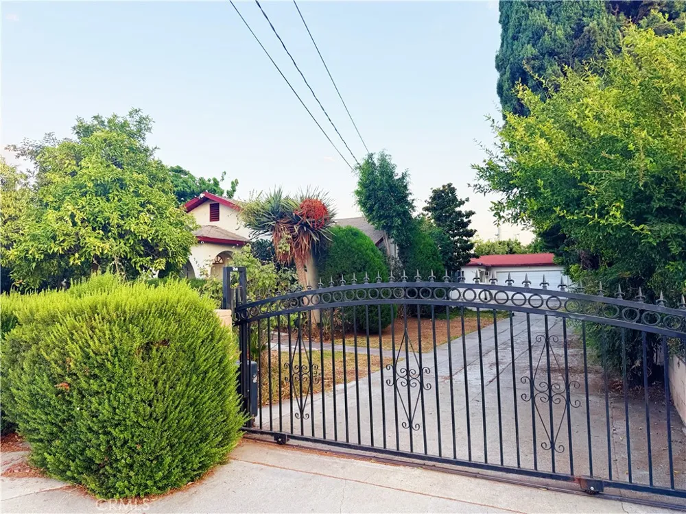 7902 Hershey St 7900 Rosemead, CA 91770