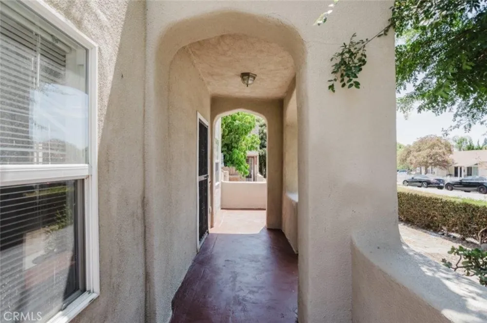616 S Canyon Monrovia, CA 91016