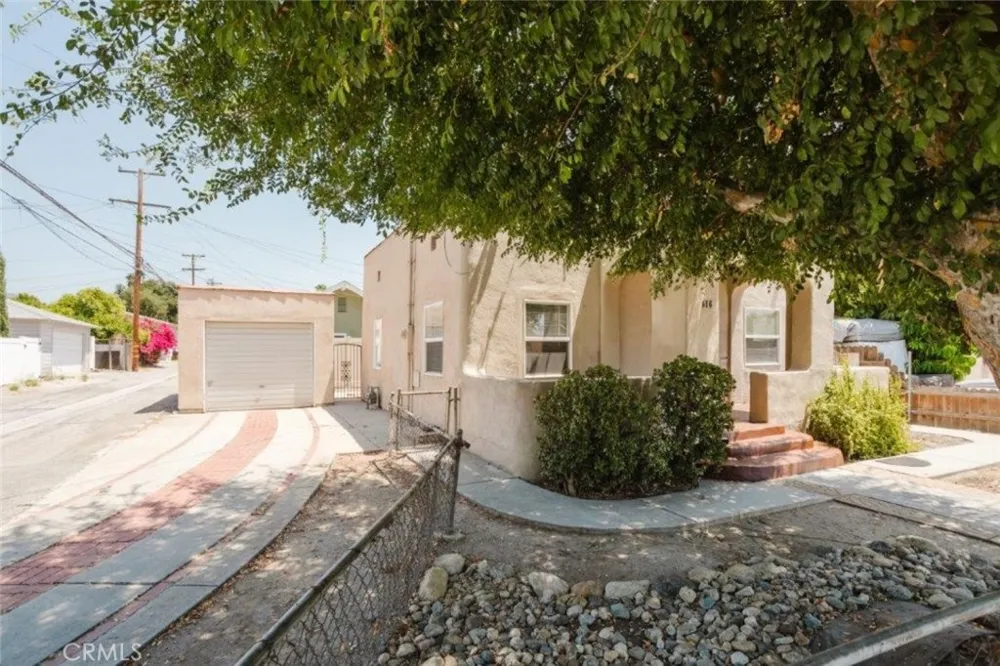 616 S Canyon Monrovia, CA 91016