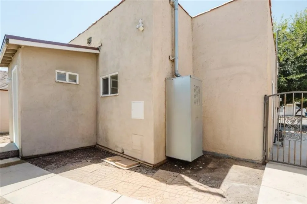 616 S Canyon Monrovia, CA 91016