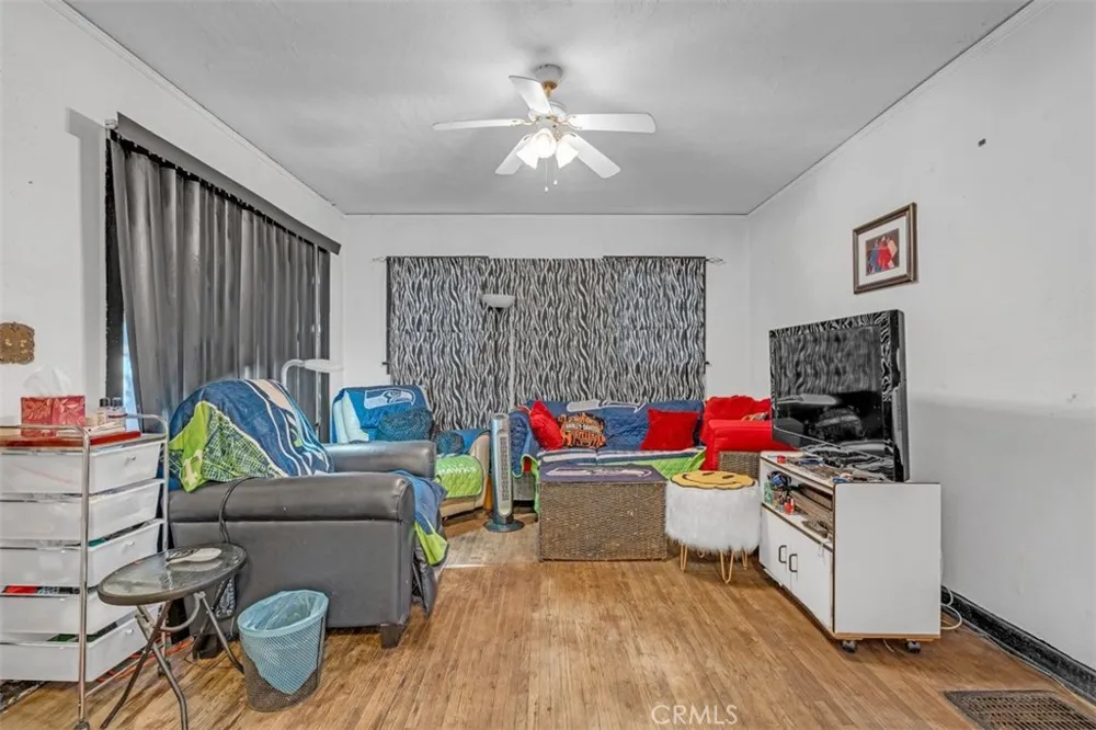 2081 Summit Altadena, CA 91001