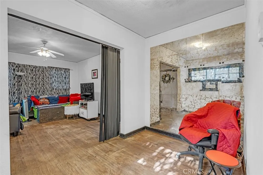 2081 Summit Altadena, CA 91001