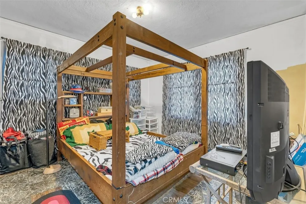 2081 Summit Altadena, CA 91001
