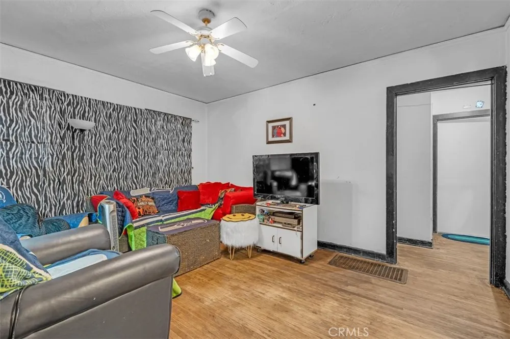 2081 Summit Altadena, CA 91001