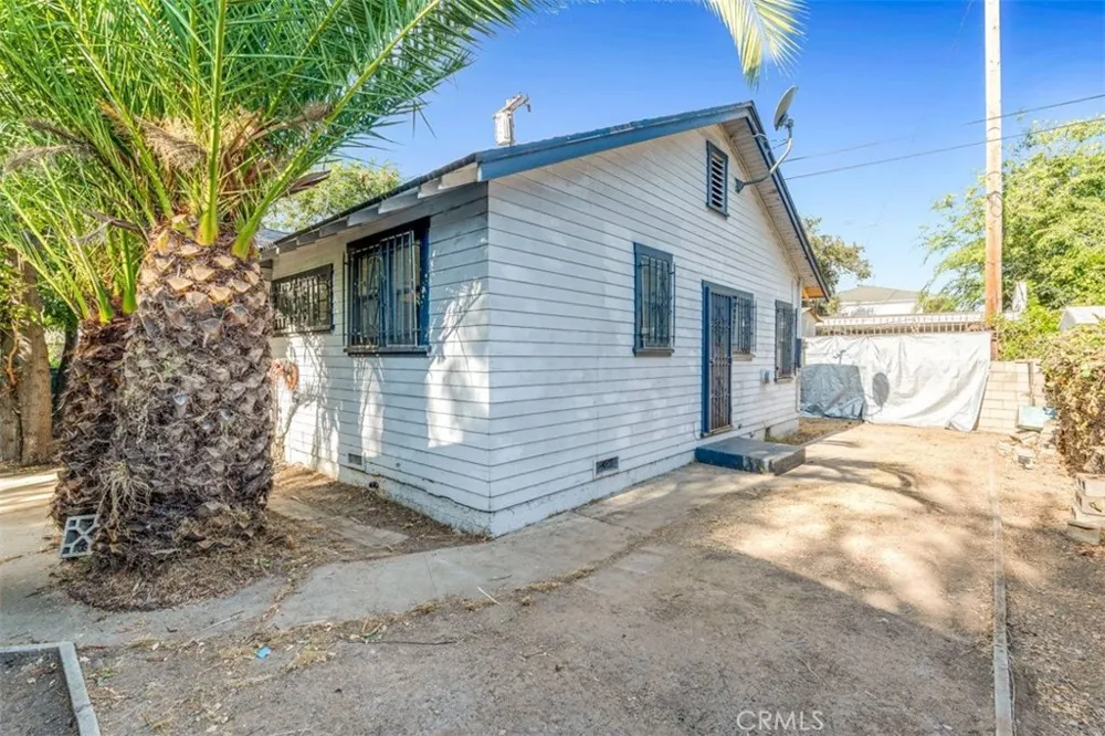 2081 Summit Altadena, CA 91001