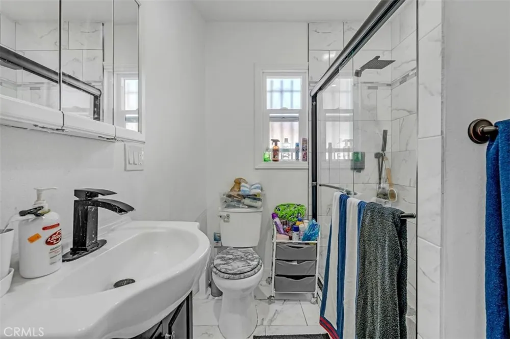 2081 Summit Altadena, CA 91001