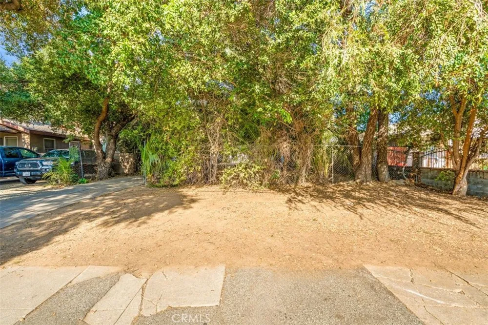 2081 Summit Altadena, CA 91001