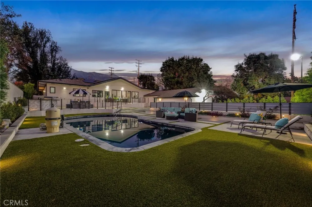 3890 Shadow Grove Road Pasadena, CA 91107