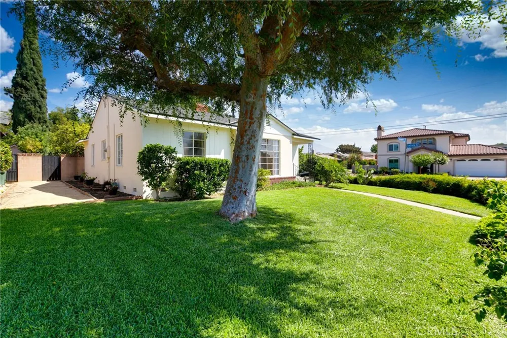 8925 Youngdale San Gabriel, CA 91775