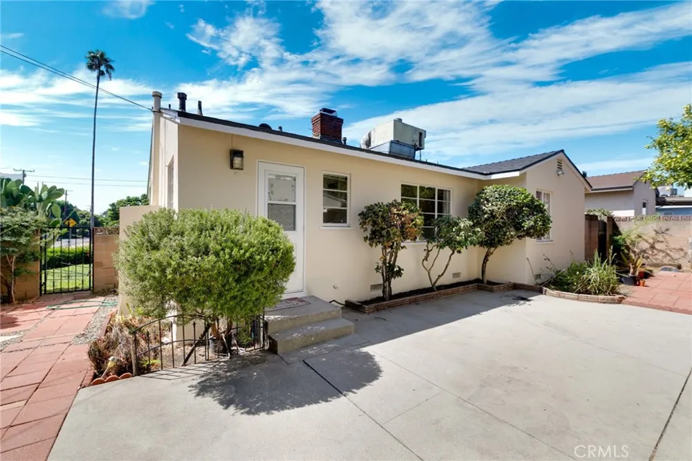 8925 Youngdale San Gabriel, CA 91775