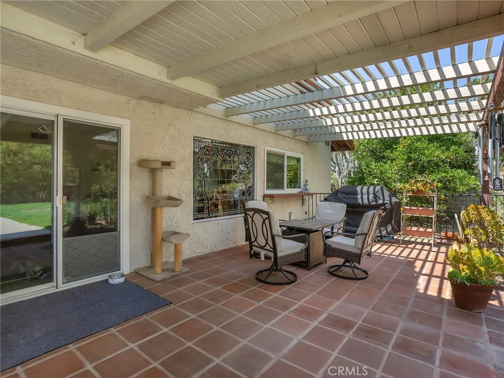 10634 Deering Avenue Chatsworth, CA 91311