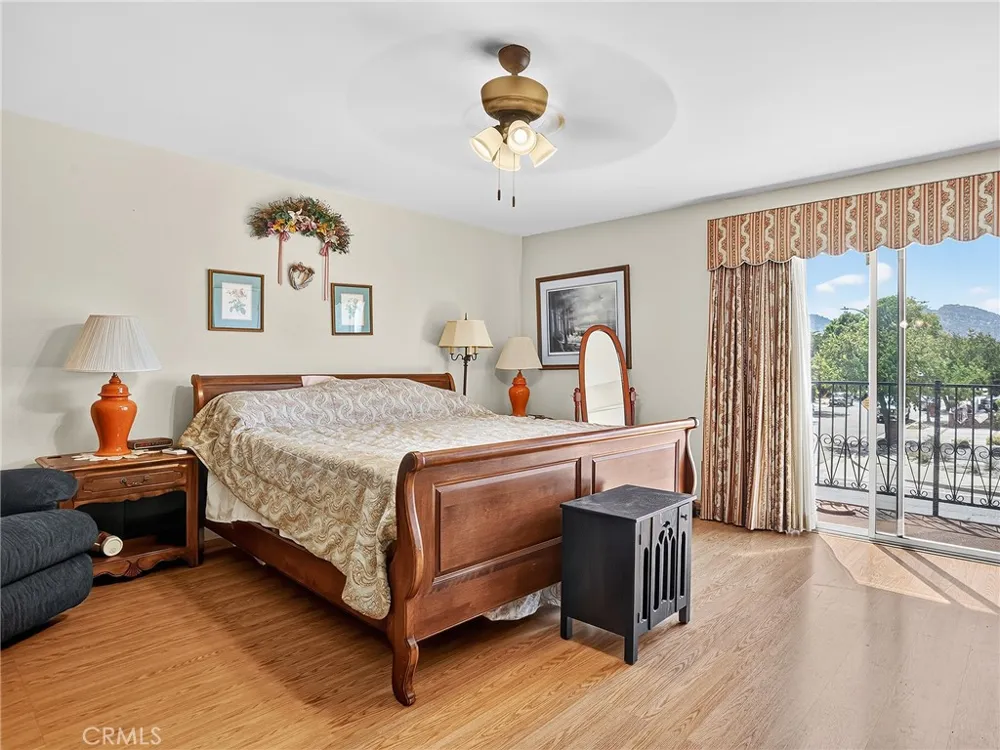 10634 Deering Avenue Chatsworth, CA 91311
