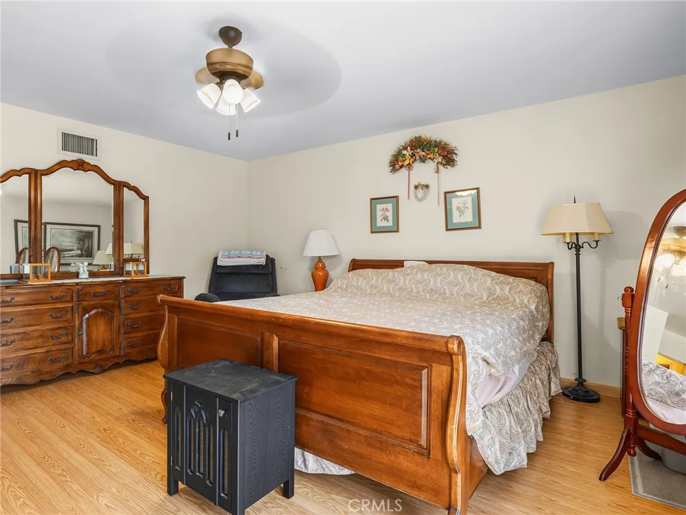 10634 Deering Avenue Chatsworth, CA 91311