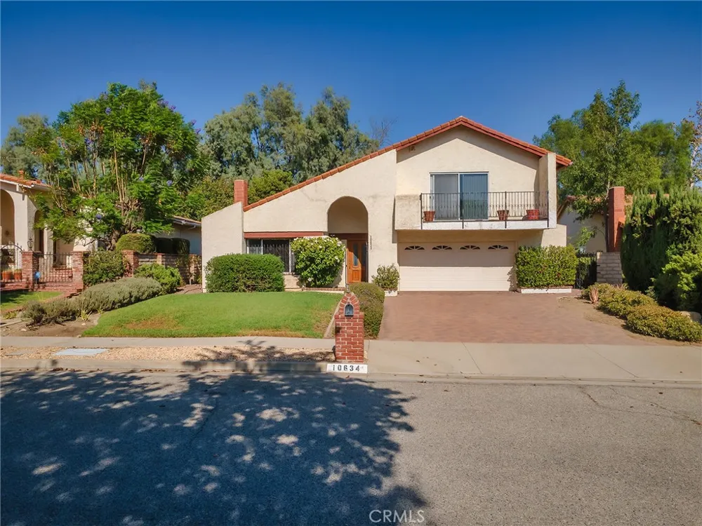 10634 Deering Avenue Chatsworth, CA 91311