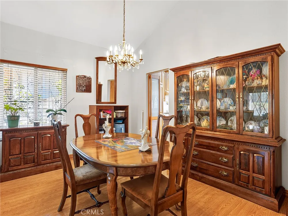 10634 Deering Avenue Chatsworth, CA 91311