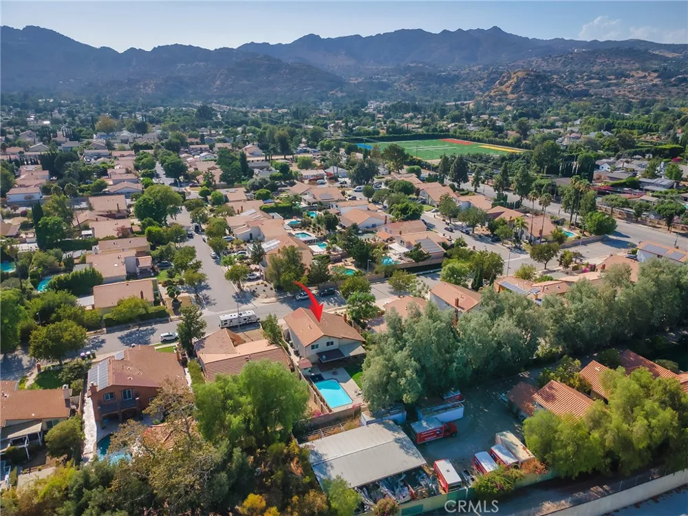 10634 Deering Avenue Chatsworth, CA 91311