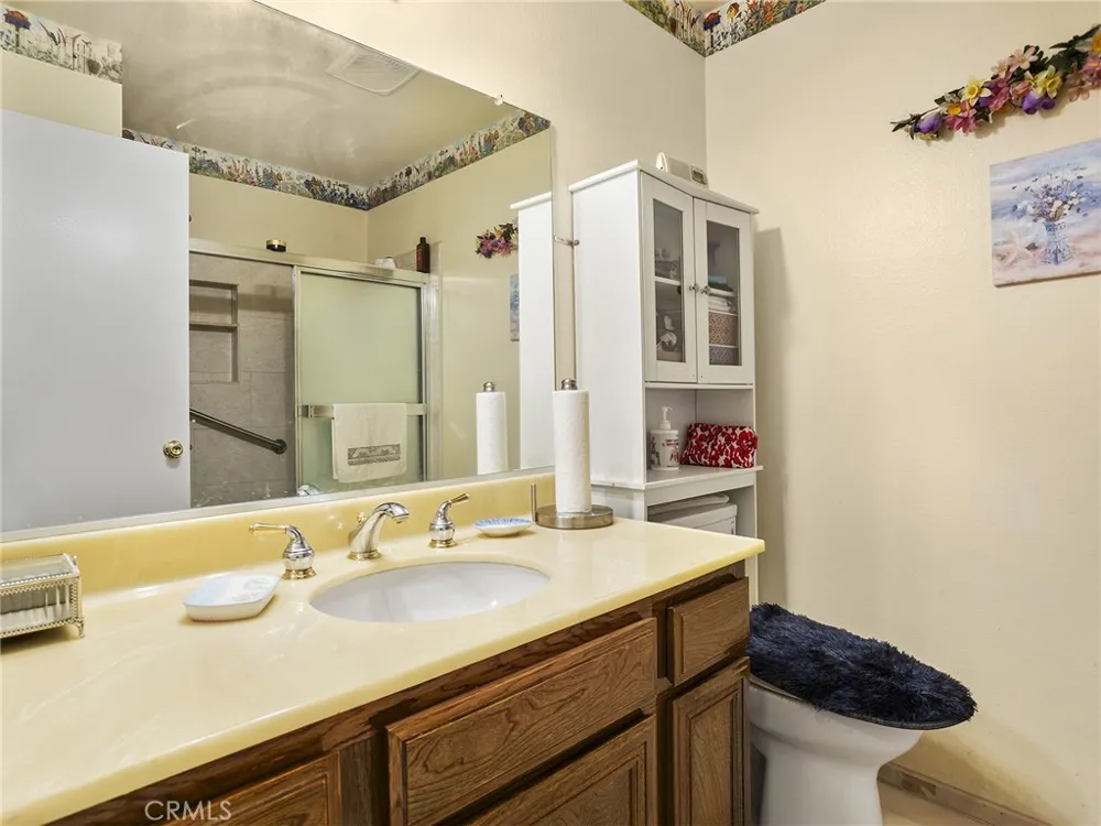 10634 Deering Avenue Chatsworth, CA 91311