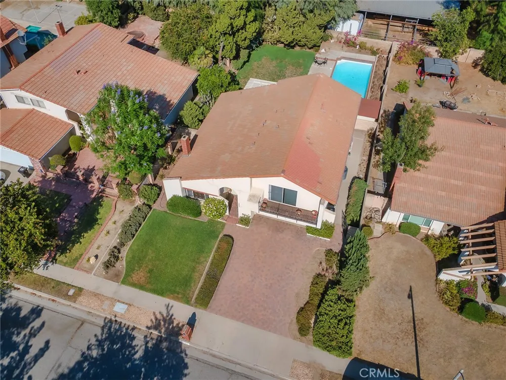 10634 Deering Avenue Chatsworth, CA 91311
