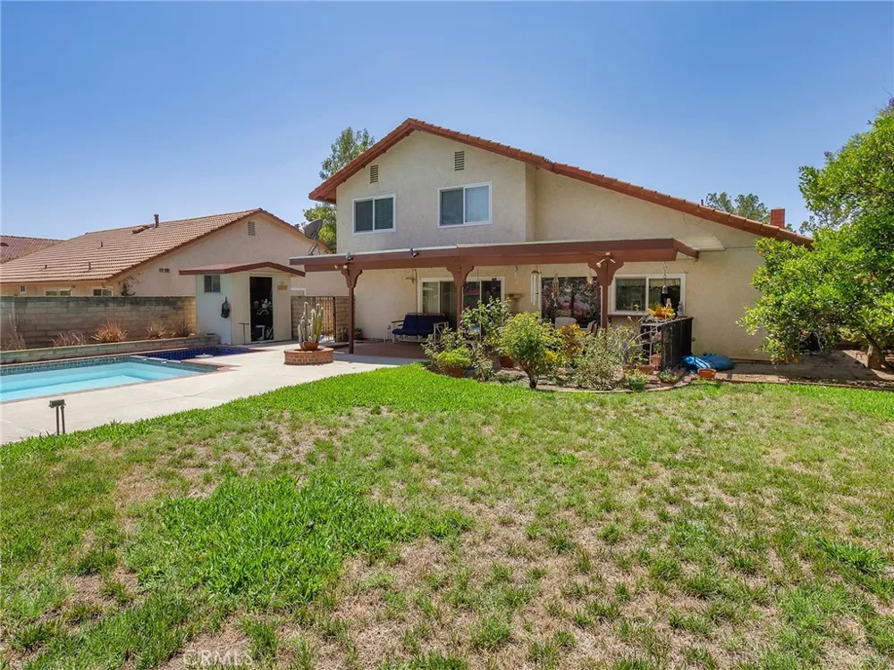 10634 Deering Avenue Chatsworth, CA 91311