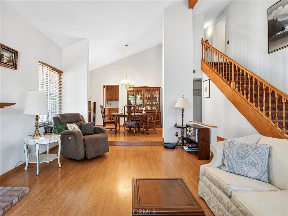10634 Deering Avenue Chatsworth, CA 91311