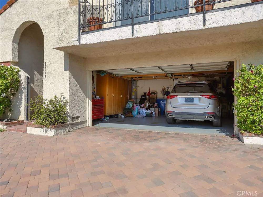 10634 Deering Avenue Chatsworth, CA 91311