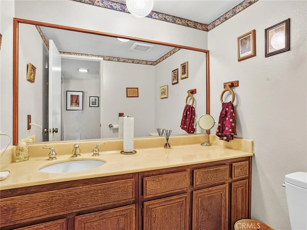 10634 Deering Avenue Chatsworth, CA 91311