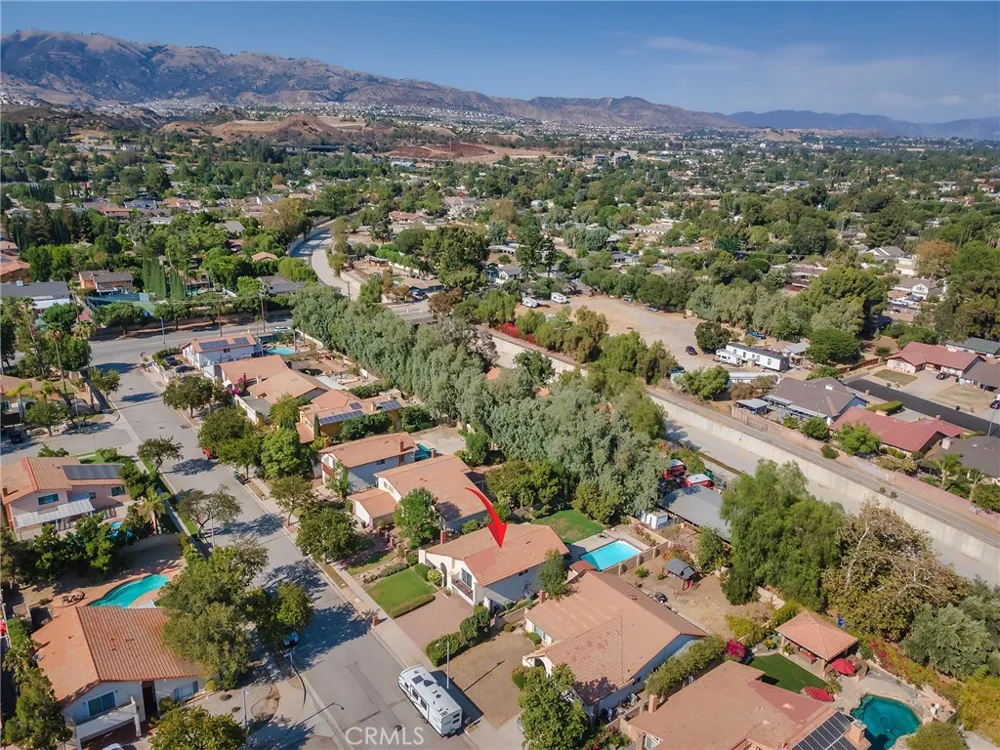 10634 Deering Avenue Chatsworth, CA 91311