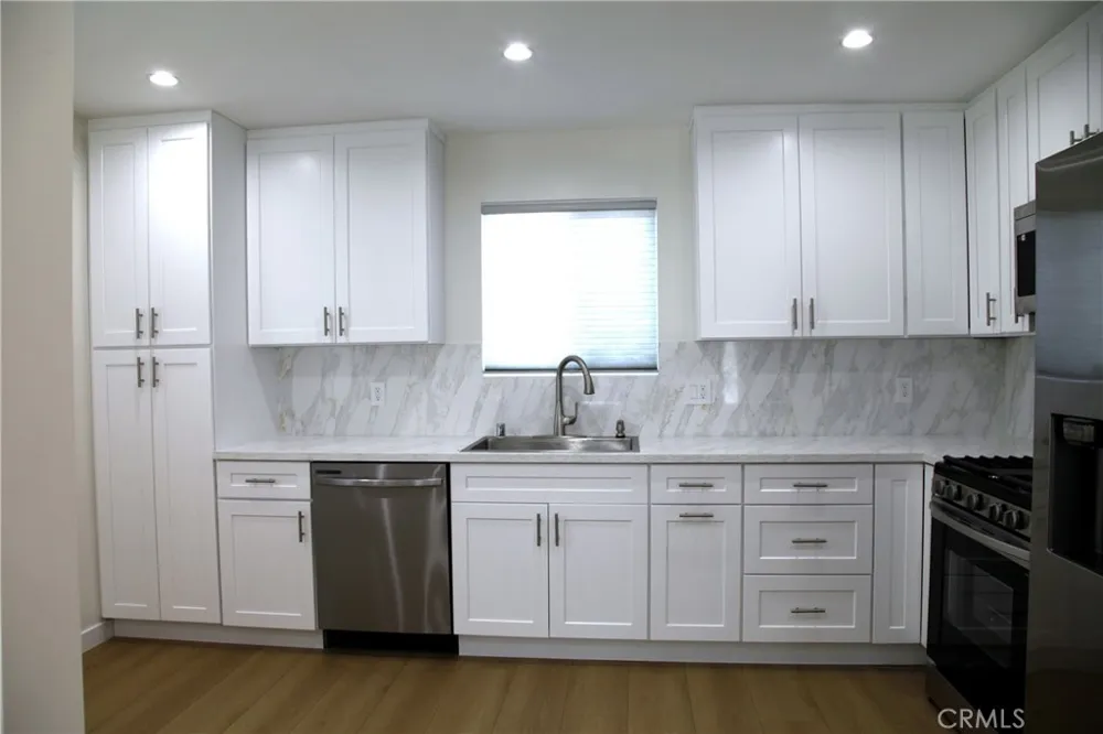 2251 Catalina Street Burbank, CA 91207