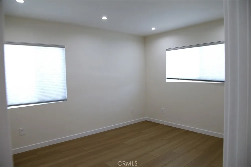 2251 Catalina Street Burbank, CA 91207