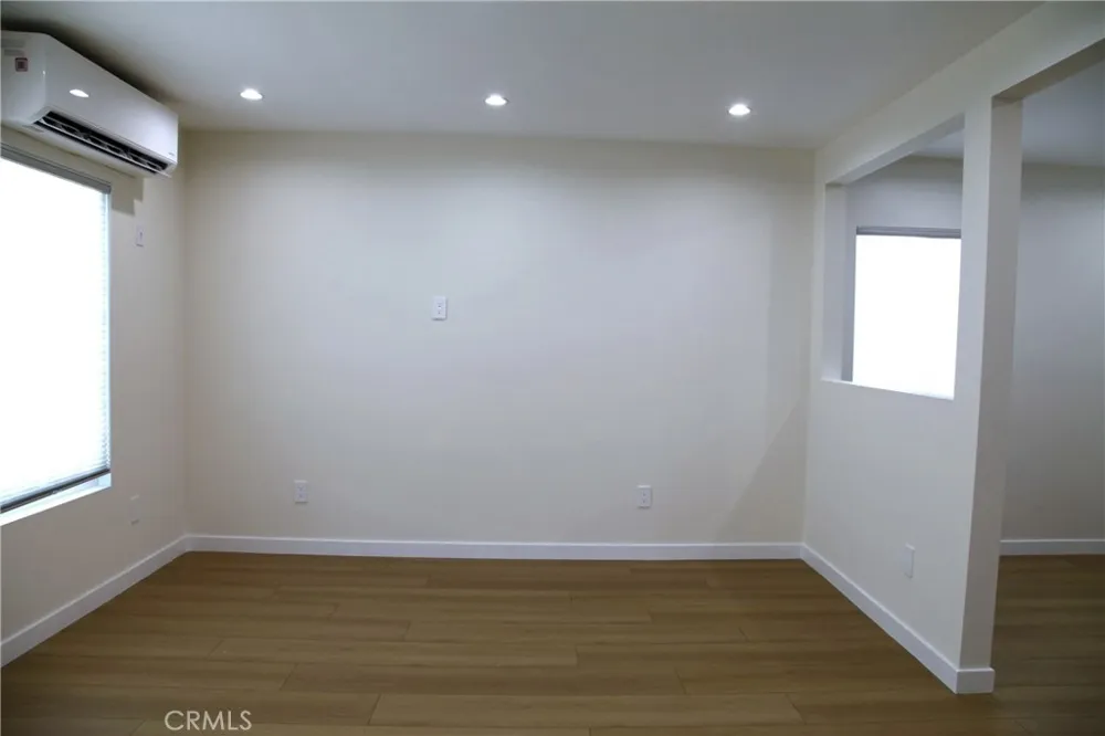 2251 Catalina Street Burbank, CA 91207
