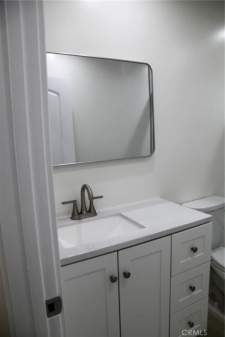 2251 Catalina Street Burbank, CA 91207
