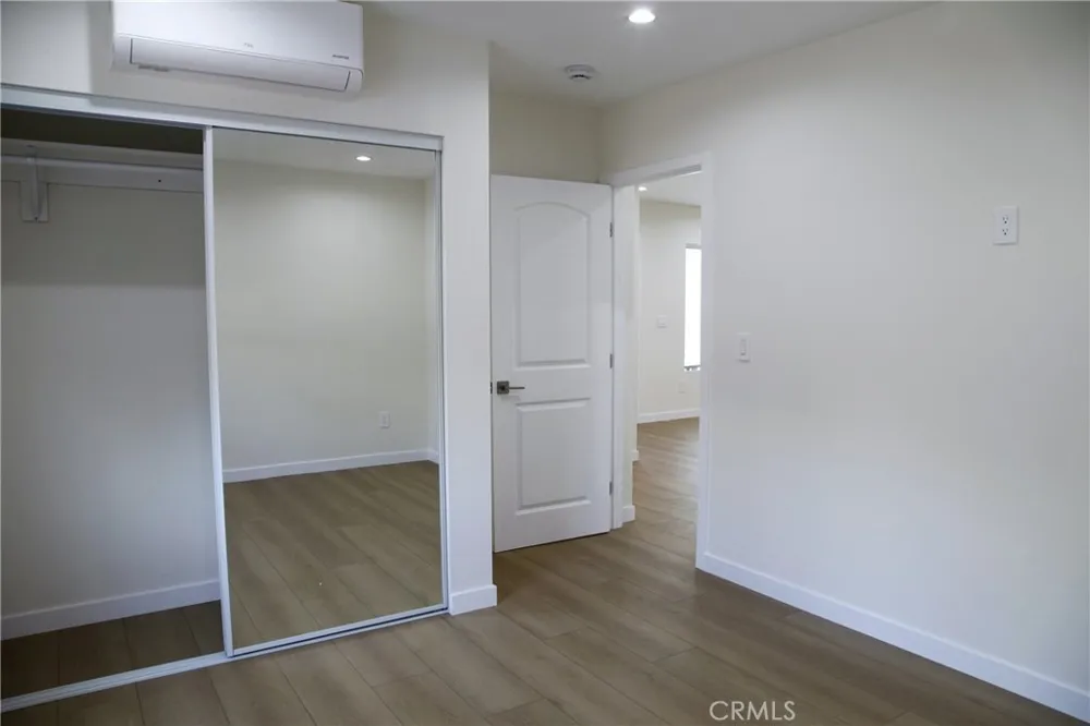 2251 Catalina Street Burbank, CA 91207
